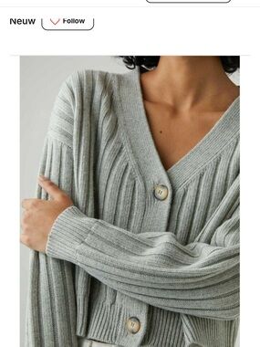 Neuw Light Sage Ribbed V-Neck Button Cardigan
